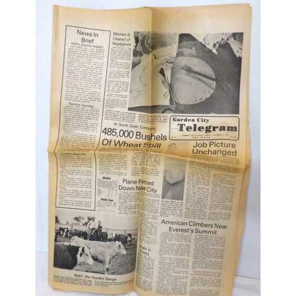 Vintage 70s Kansas State & Las Vegas Lot of Postcards Photos Magazines Newspaper - Picture 3 of 16